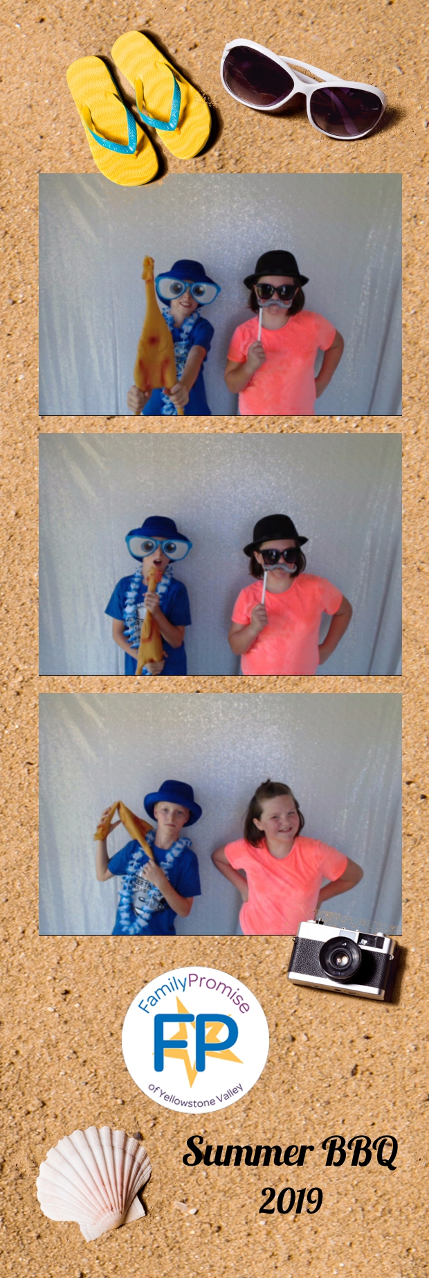 Family BBQ | View more photos from the event at gallery.photoboothbillings.com/u/PhotoBoothBillings/Family-BBQ